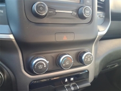 Used 2019  Ram 1500 Big Horn&sol;Lone Star 4x4 Crew Cab 5'7" Box at Maxx Loans near St&period; Adrian&comma; MI