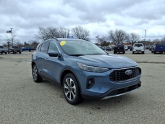 Used 2024  Ford Escape Platinum AWD at Maxx Loans near St&period; Adrian&comma; MI