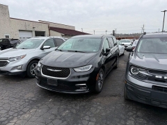 Used 2023  Chrysler Pacifica Hybrid Touring L FWD at Dime Down by Frank Leta near Bridgeton&comma; MO