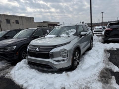 Used 2025  Mitsubishi Outlander SE FWD at Dime Down by Frank Leta near Bridgeton&comma; MO