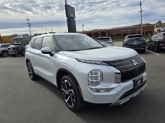 Used 2023  Mitsubishi Outlander S-AWC at Dime Down by Frank Leta near Bridgeton, MO