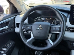 Used 2025  Mitsubishi Outlander S-AWC at Dime Down by Frank Leta near Bridgeton&comma; MO