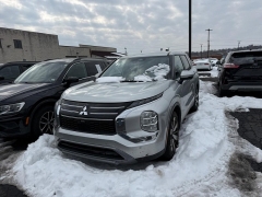 Used 2025  Mitsubishi Outlander SE FWD at Dime Down by Frank Leta near Bridgeton&comma; MO
