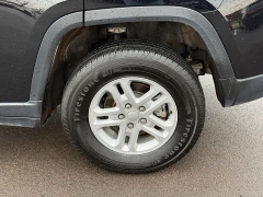 Used 2023  Jeep Grand Cherokee Laredo 4x4 at Dime Down by Frank Leta near Bridgeton&comma; MO