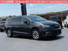 Used 2023  Chrysler Pacifica Hybrid Touring L FWD at Dime Down by Frank Leta near Bridgeton&comma; MO