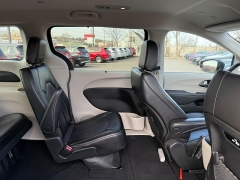 Used 2024  Chrysler Pacifica Touring L FWD at Dime Down by Frank Leta near Bridgeton&comma; MO