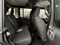 Used 2018  Jeep Wrangler Unlimited Sport 4x4 at Dime Down by Frank Leta near Bridgeton&comma; MO