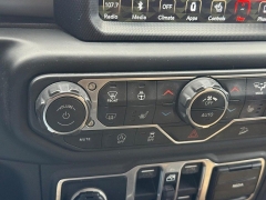 Used 2018  Jeep Wrangler Unlimited 4d SUV 4WD Rubicon at Dime Down by Frank Leta near Bridgeton&comma; MO