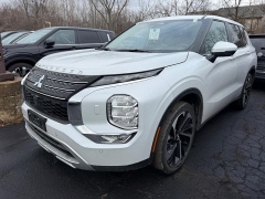 Used 2023  Mitsubishi Outlander S-AWC at Dime Down by Frank Leta near Bridgeton&comma; MO