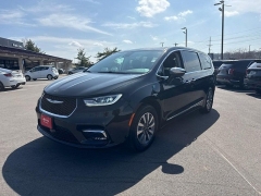 Used 2023  Chrysler Pacifica Hybrid Limited FWD at Dime Down by Frank Leta near Bridgeton&comma; MO