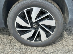 Used 2025  Volkswagen Atlas 2&period;0T SE w&sol;Technology 4MOTION at Dime Down by Frank Leta near Bridgeton&comma; MO