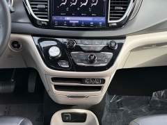 Used 2024  Chrysler Pacifica Touring L FWD at Dime Down by Frank Leta near Bridgeton&comma; MO