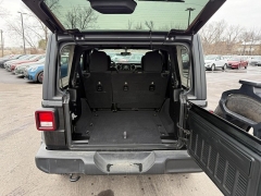 Used 2018  Jeep Wrangler Unlimited Sport 4x4 at Dime Down by Frank Leta near Bridgeton&comma; MO