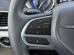 Used 2024  Chrysler Pacifica Touring L FWD at Dime Down by Frank Leta near Bridgeton&comma; MO