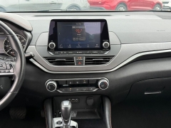 Used 2024  Nissan Altima 2&period;5 SR Sedan at Dime Down by Frank Leta near Bridgeton&comma; MO