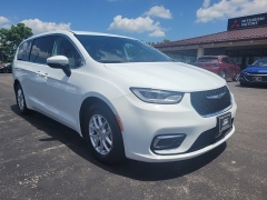 Used 2023  Chrysler Pacifica Touring L FWD at Dime Down by Frank Leta near Bridgeton, MO