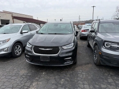 Used 2023  Chrysler Pacifica Hybrid Touring L FWD at Dime Down by Frank Leta near Bridgeton&comma; MO