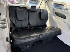 Used 2024  Chrysler Pacifica Touring L FWD at Dime Down by Frank Leta near Bridgeton&comma; MO