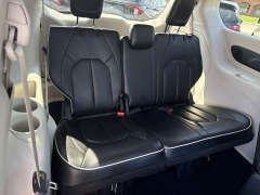 Used 2023  Chrysler Pacifica Hybrid Limited FWD at Dime Down by Frank Leta near Bridgeton&comma; MO