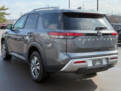 Used 2025  Nissan Pathfinder SL 4WD at Dime Down by Frank Leta near Bridgeton&comma; MO