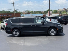 Used 2023  Chrysler Pacifica Hybrid Touring L FWD at Dime Down by Frank Leta near Bridgeton&comma; MO