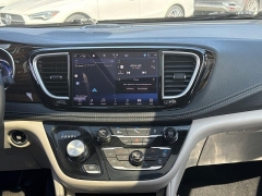 Used 2023  Chrysler Pacifica Hybrid Limited FWD at Dime Down by Frank Leta near Bridgeton&comma; MO