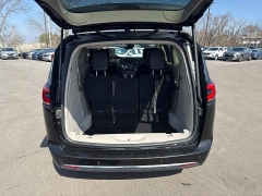 Used 2023  Chrysler Pacifica Hybrid Limited FWD at Dime Down by Frank Leta near Bridgeton&comma; MO