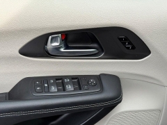 Used 2024  Chrysler Pacifica Touring L FWD at Dime Down by Frank Leta near Bridgeton&comma; MO