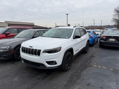Used 2023  Jeep Cherokee Altitude Lux 4x4 at Dime Down by Frank Leta near Bridgeton&comma; MO