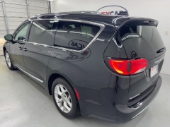 Used 2020  Chrysler Pacifica 4d Wagon Limited at NEXCAR near Spring&comma; TX