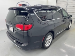 Used 2020  Chrysler Pacifica 4d Wagon Limited at NEXCAR near Spring, TX