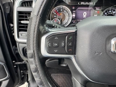 Used 2020  Ram 1500 2WD Crew Cab Laramie at NEXCAR near Spring&comma; TX