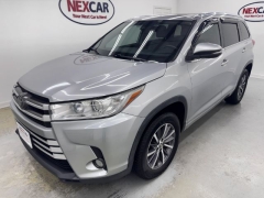 Used 2018  Toyota Highlander 4d SUV FWD XLE at NEXCAR near Spring&comma; TX