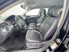 Used 2013  Volkswagen Passat 4d Sedan SE Auto&sol;PZEV at NEXCAR near Spring&comma; TX