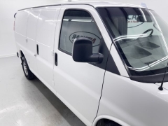 Used 2017  Chevrolet Express Van 2500 Van at NEXCAR near Spring&comma; TX