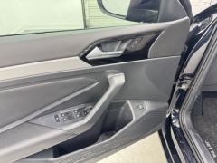 Used 2019  Volkswagen Jetta 4d Sedan 1&period;4T R-Line at NEXCAR near Spring&comma; TX