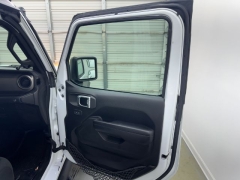 Used 2021  Jeep Gladiator Sport S 4x4 at NEXCAR near Spring&comma; TX