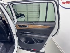 Used 2024  Volkswagen Atlas 2&period;0T SE w&sol;Technology FWD at NEXCAR near Spring&comma; TX