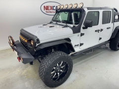 Used 2021  Jeep Gladiator Sport S 4x4 at NEXCAR near Spring&comma; TX