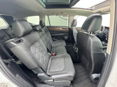 Used 2024  Volkswagen Atlas 2&period;0T SE w&sol;Technology FWD at NEXCAR near Spring&comma; TX