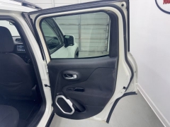 Used 2018  Jeep Renegade 4d SUV FWD Latitude at NEXCAR near Spring&comma; TX