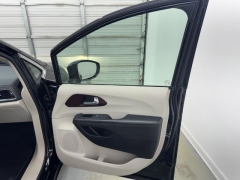 Used 2020  Chrysler Pacifica 4d Wagon Limited at NEXCAR near Spring&comma; TX