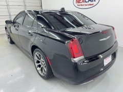 Used 2018  Chrysler 300 4d Sedan RWD Touring at NEXCAR near Spring&comma; TX