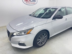 Used 2020  Nissan Altima 4d Sedan FWD 2&period;5L SR at NEXCAR near Spring&comma; TX