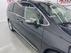 Used 2020  Chrysler Pacifica 4d Wagon Limited at NEXCAR near Spring, TX