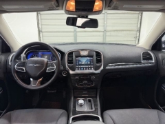 Used 2018  Chrysler 300 4d Sedan RWD Touring at NEXCAR near Spring&comma; TX