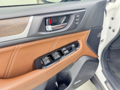 Used 2019  Subaru Outback 4d SUV 2&period;5i Touring at NEXCAR near Spring&comma; TX