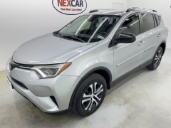 Used 2018  Toyota RAV4 4d SUV FWD LE at NEXCAR near Spring&comma; TX