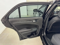 Used 2018  Chrysler 300 4d Sedan RWD Touring at NEXCAR near Spring&comma; TX