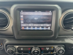 Used 2021  Jeep Gladiator Sport S 4x4 at NEXCAR near Spring&comma; TX